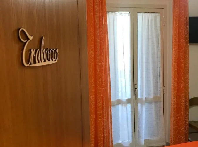 Tra Gli Ulivi Oda ve Kahvaltı 3*